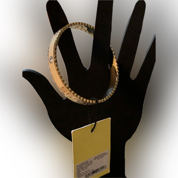 Marc Jacobs NWT $115.00 MSRP The Medallion Large Scalloped Bangle Bracelet - Picture 2 of 7